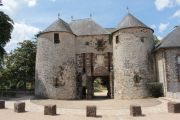 Chateau Gate